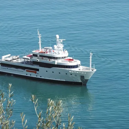 Апартаменти Blue Lagoon